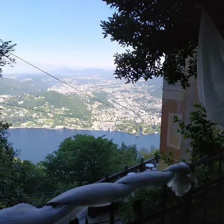 ベッド・アンド・ブレックファスト Il Balcone Sul ブルナーテ